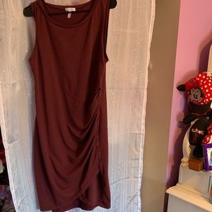 Maroon ruched bodycon dress
